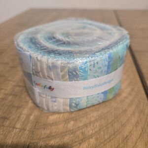 Riley Blake Batiks Silver Shores 40 piece 2.5-inch Strips Jelly Roll RP-23553-40